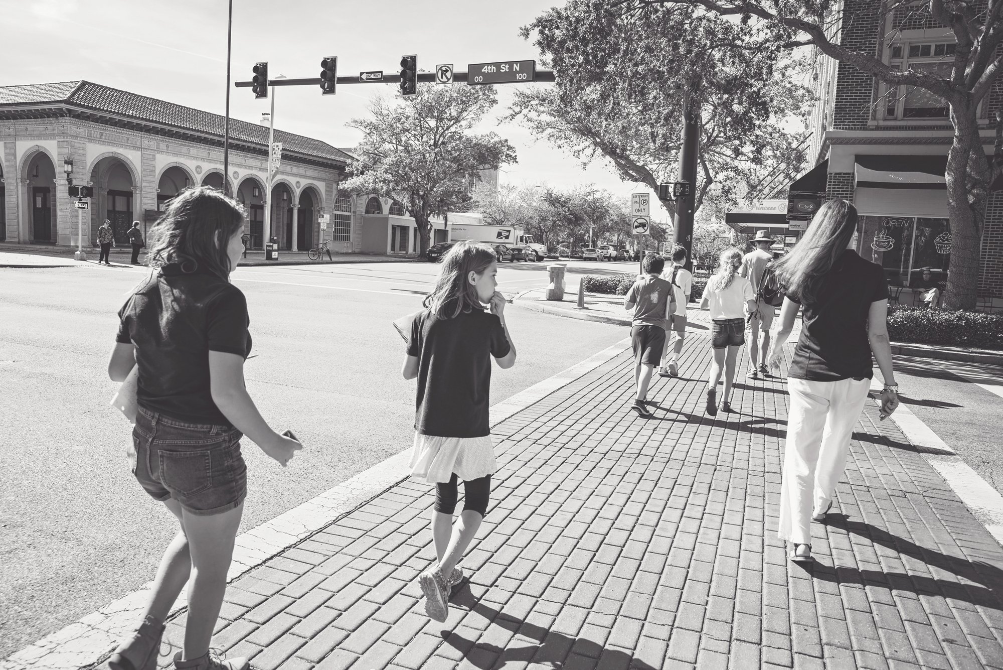 For a local history lesson, the class goes on a walking-tour of downtown. Photo by Kelly Nash Photography.