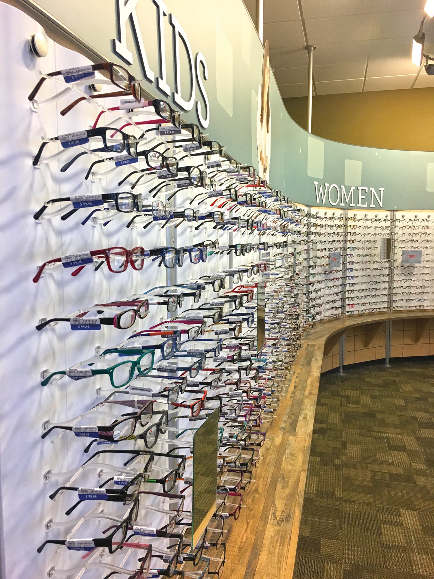 Eyeglass World A National Brand With A Heart For Community Green