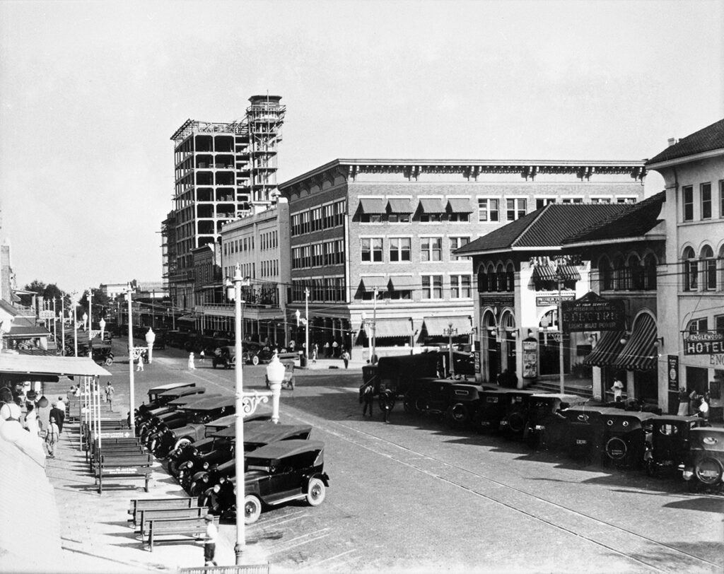 Looking east along Central Avenue - Saint Petersburg, Florida. 1922-11-01. State Archives of Florida, Florida Memory.