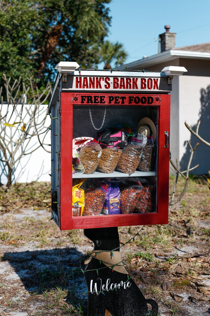 Hanks Bark Box